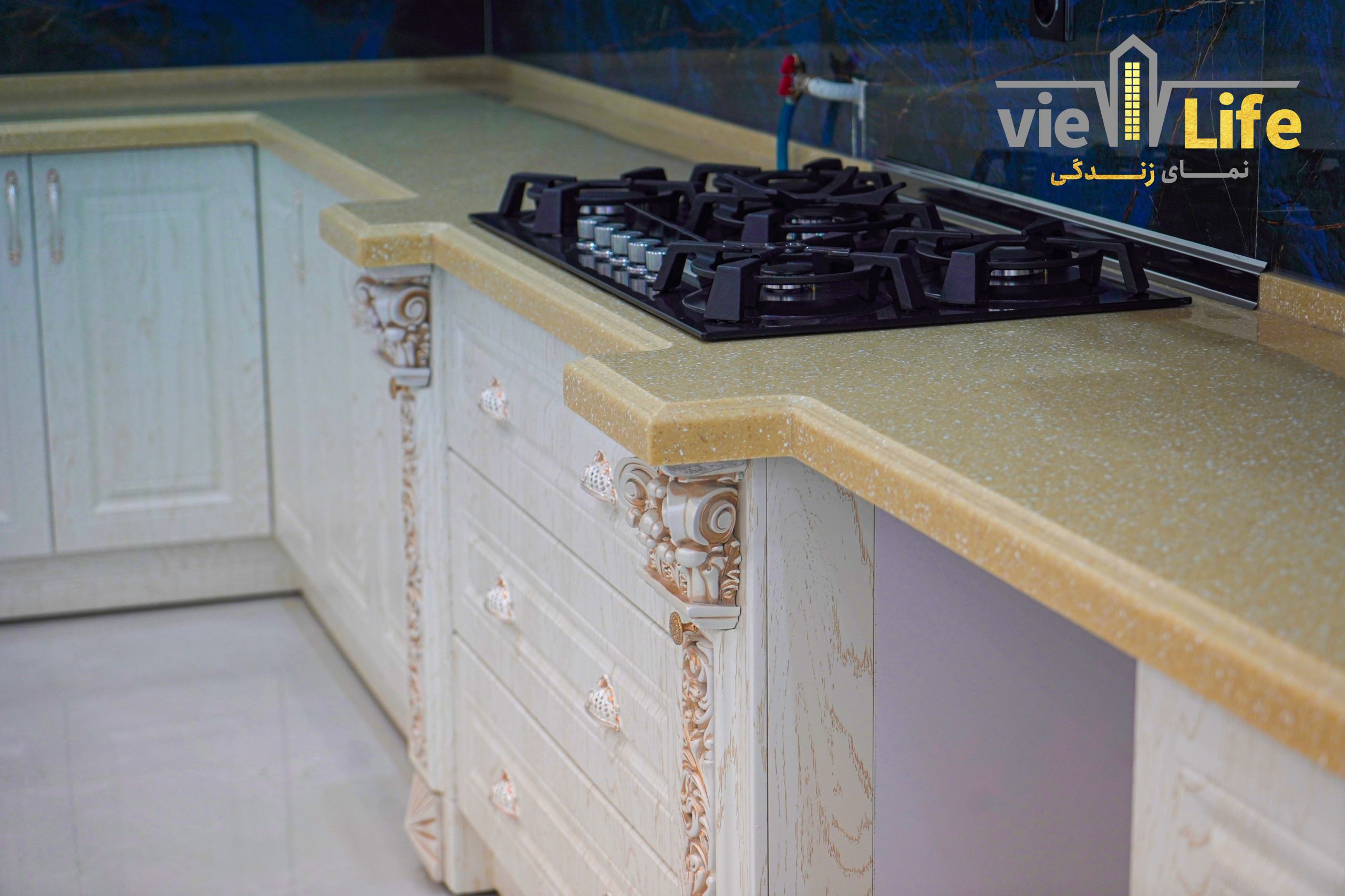 اجرای کابینت ممبران با گلها و سرستونها