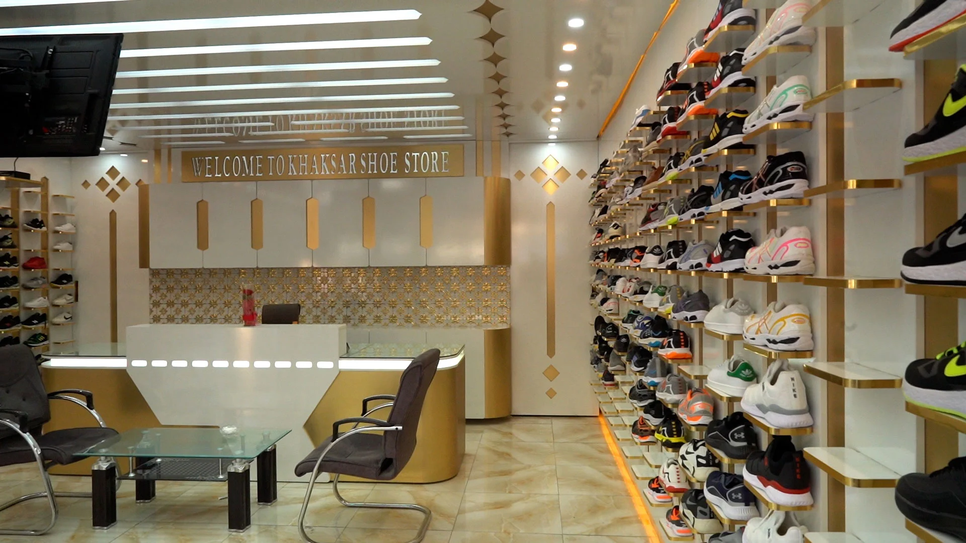 دکوراسیون داخلی کفش فروشی