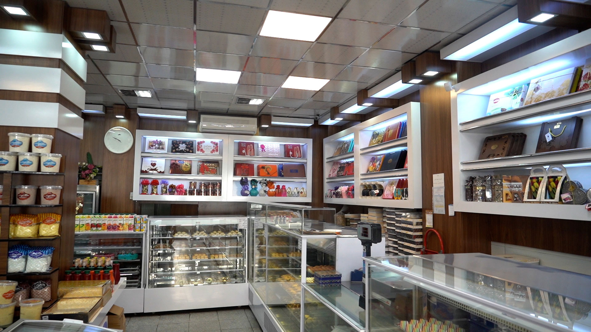 اجرای کامل دکوراسیون داخلی تجاری